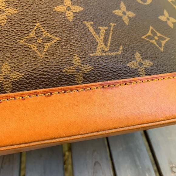 💗SOLD💗Louis Vuitton Alma in monogram canvas - Picture 9 of 16